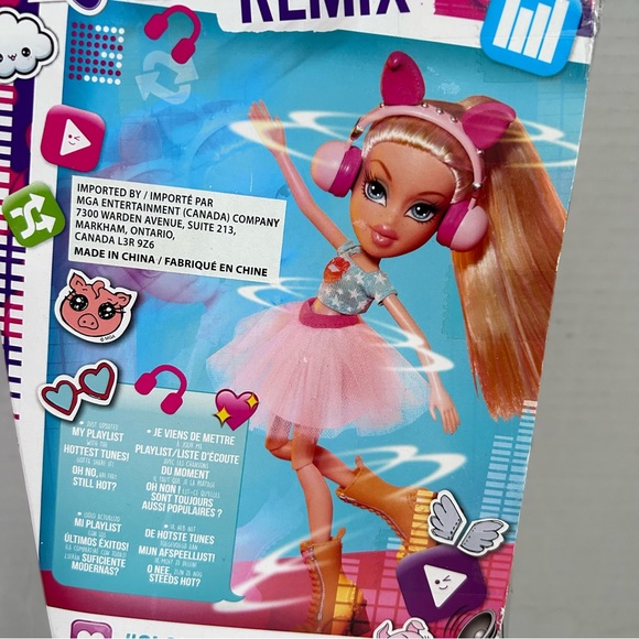 NEW Remix Cloe Bratz Doll Music Fashion MGA 2015 Pig Ear Headphones - Picture 5 of 13